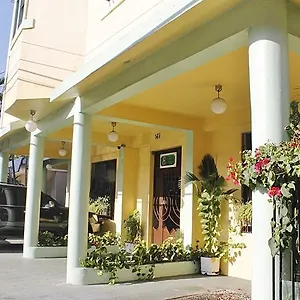 hotel-guest-house-esmeralda.comcaribbean.com/